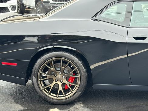 Used 2016 Dodge Challenger SRT Hellcat image 11