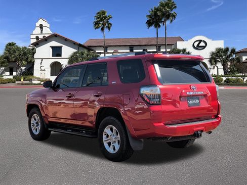 Used 2022 Toyota 4Runner SR5 Premium w/ Moonroof Package RWD image 4