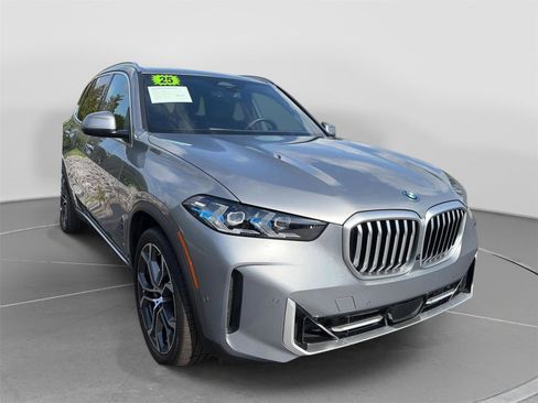Used 2025 BMW X5 xDrive50e w/ Premium Package AWD/4WD image 7