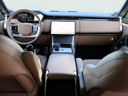 New 2026 Land Rover Range Rover SE image 13