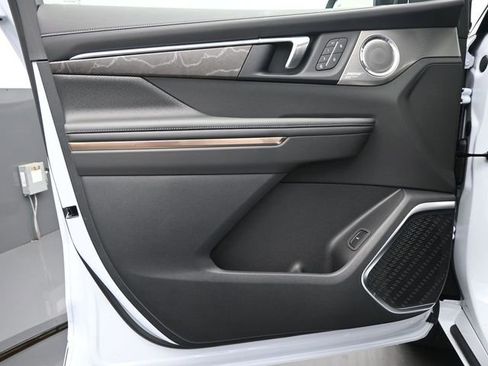 New 2026 Buick Enclave Avenir w/ Super Cruise Package image 12