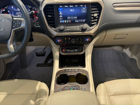 Used 2023 GMC Acadia Denali w/ Black Diamond Edition image 17