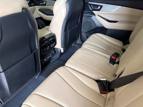 Used 2024 Acura MDX SH-AWD w/ Technology Package image 4