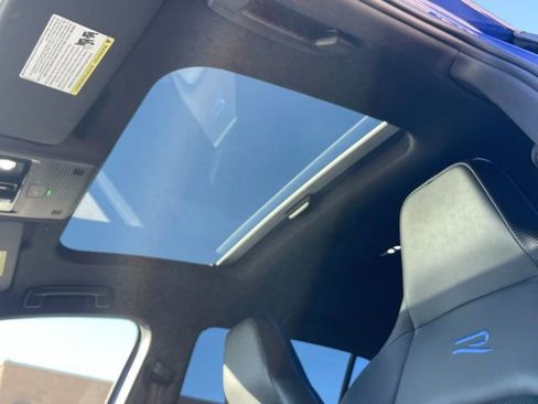 Used 2022 Volkswagen Golf R image 12