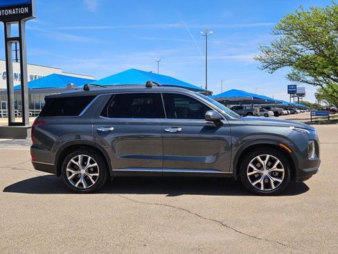 Used 2022 Hyundai Palisade SEL w/ Premium Package image 4