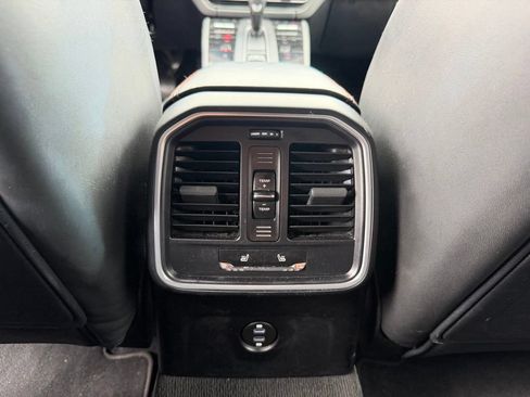 Used 2022 Porsche Macan S AWD/4WD image 14