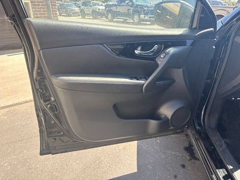 Used 2020 Nissan Rogue Sport SV AWD/4WD image 18