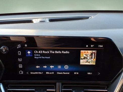 Used 2025 Chevrolet Trax RS w/ Sunroof Package FWD image 19