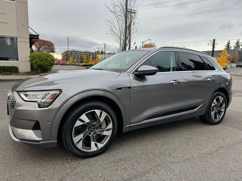 Used 2021 Audi e-tron Premium Plus w/ Premium Plus Package image 5