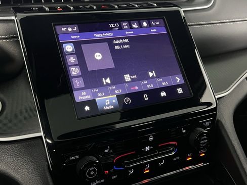 Certified 2024 Jeep Grand Cherokee L Altitude image 19