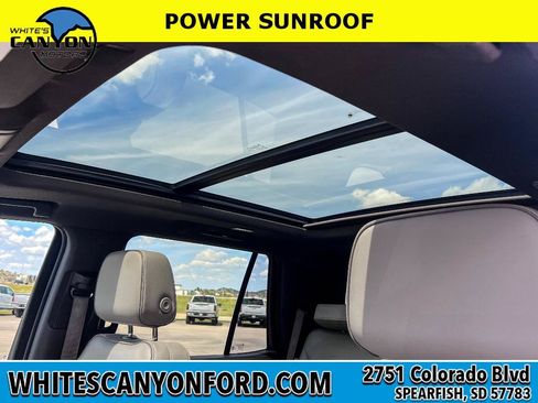 Used 2023 GMC Yukon SLT w/ SLT Luxury Package AWD/4WD image 6