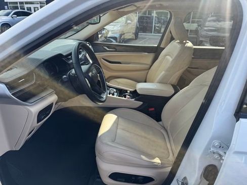 Used 2021 Jeep Grand Cherokee L Limited AWD/4WD image 22