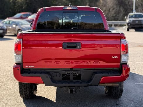 Used 2022 Toyota Tacoma TRD Off-Road image 4
