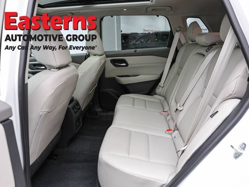 Used 2023 Nissan Rogue SV w/ SV Premium B Package AWD/4WD image 22