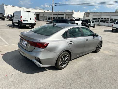 Used 2024 Kia Forte LXS FWD image 13