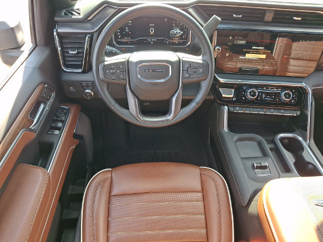 Used 2025 GMC Sierra 2500 Denali Ultimate AWD/4WD image 3