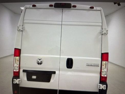 Used 2025 RAM ProMaster 2500 w/ Convenience Group image 5