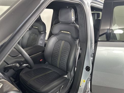 Used 2023 Rivian R1S Adventure image 19