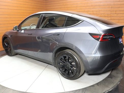 Used 2023 Tesla Model Y Long Range image 21