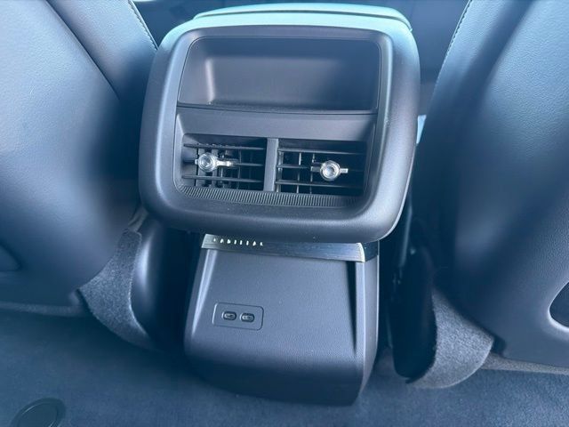 Used 2024 Cadillac Lyriq Tech AWD/4WD image 16
