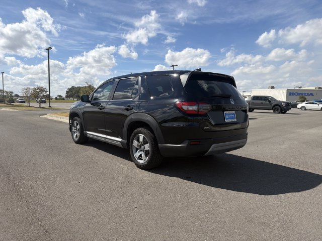 Used 2025 Honda Pilot EX-L image 3