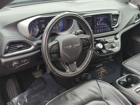 Certified 2019 Chrysler Pacifica Limited w/ S Appearance Package image 10