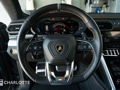 Used 2021 Lamborghini Urus AWD/4WD image 21