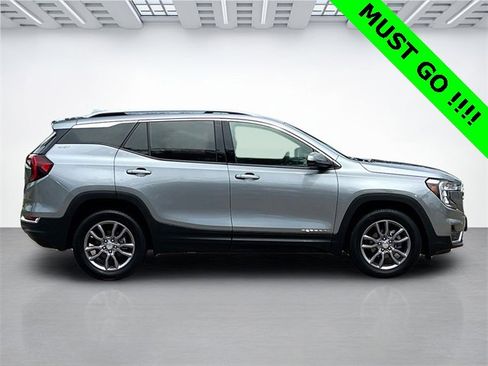 Used 2024 GMC Terrain SLT image 5