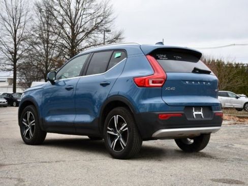 Certified 2025 Volvo XC40 B5 Core image 5