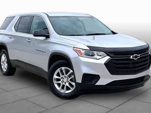 Used 2019 Chevrolet Traverse LS w/ LPO, Blackout Package FWD image 3