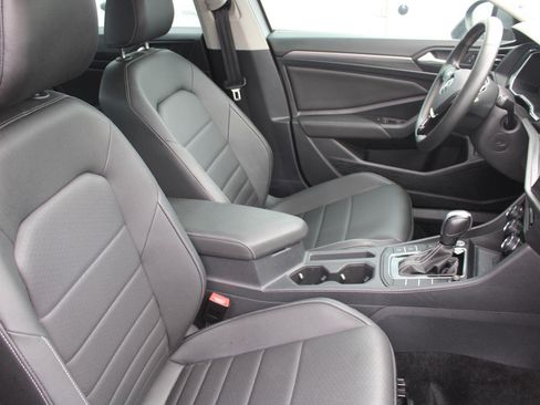 Used 2021 Volkswagen Jetta SEL FWD image 4