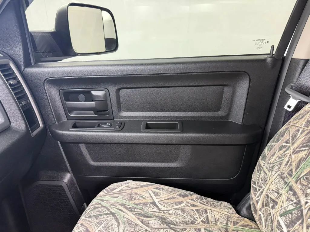 Used 2015 RAM 2500 Power Wagon Tradesman AWD/4WD image 32