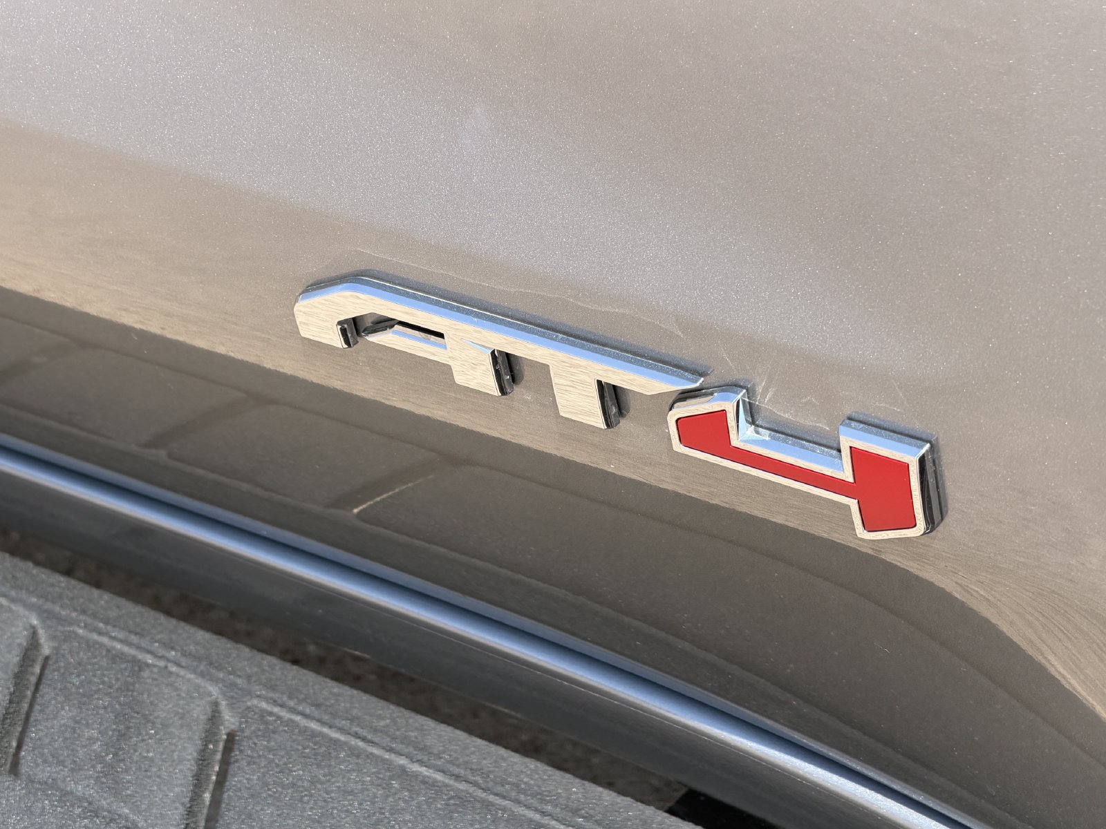 Used 2025 GMC Sierra 1500 AT4 w/ AT4 Premium Package AWD/4WD image 12