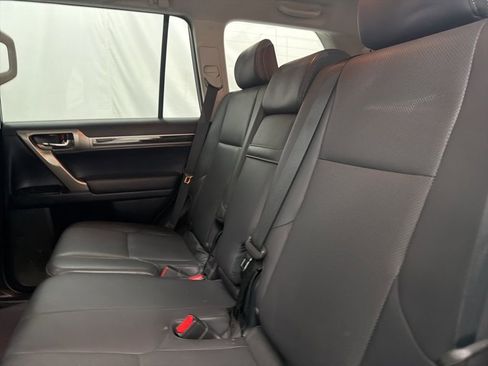 Used 2014 Lexus GX 460 w/ Preferred Accessory Package image 20