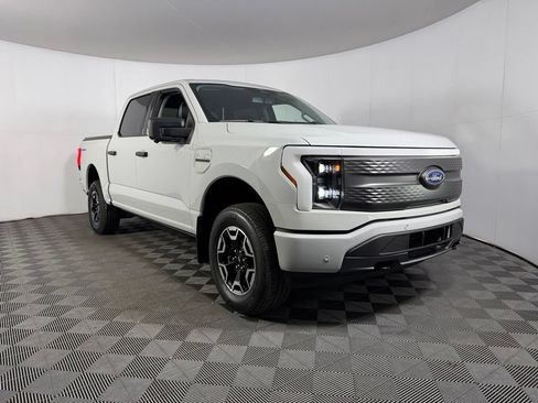 Used 2023 Ford F150 Lightning XLT w/ Max Trailer Tow Package AWD/4WD image 4