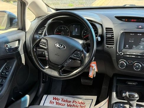 Used 2017 Kia Forte S FWD image 14