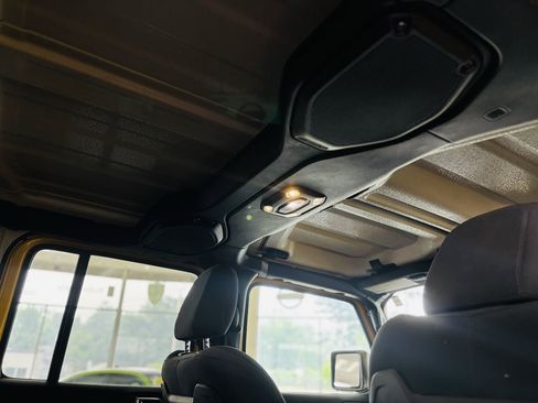 Used 2019 Jeep Wrangler Unlimited Rubicon AWD/4WD image 38