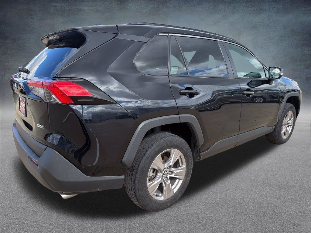 Used 2023 Toyota RAV4 XLE w/ Convenience Package AWD/4WD image 5