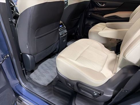 Used 2024 Subaru Ascent Premium w/ Convenience Package image 29