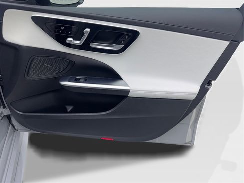 Used 2025 Mercedes-Benz C 300 Sedan image 45