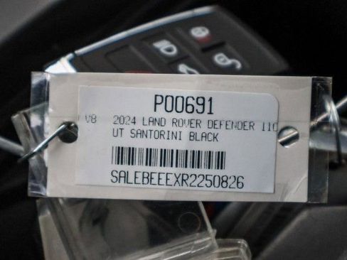 Certified 2024 Land Rover Defender 110 V8 image 26