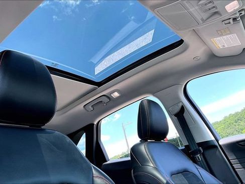 Used 2022 Ford Escape SEL w/ SEL Stealth AWD Package image 17