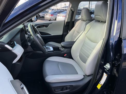 Used 2024 Toyota RAV4 Limited image 14