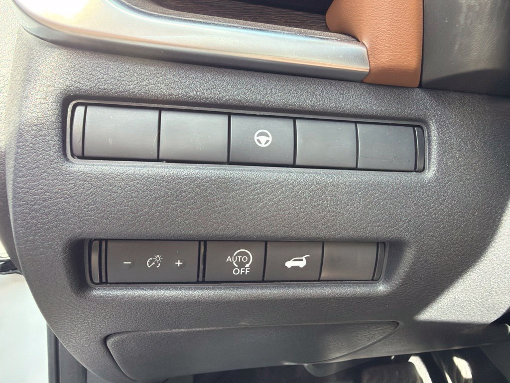 Used 2024 Nissan Rogue Platinum FWD image 26