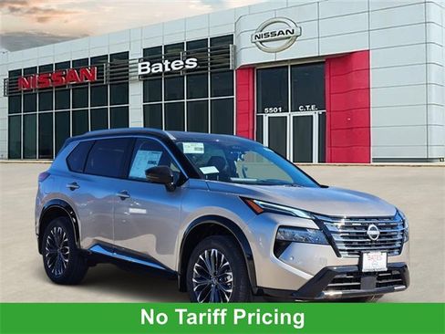 New 2026 Nissan Rogue Platinum image 2