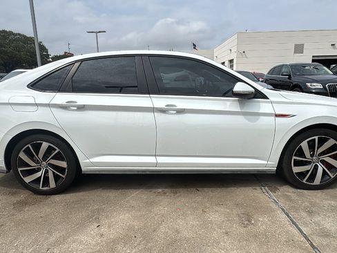 Used 2019 Volkswagen Jetta GLI Autobahn image 8