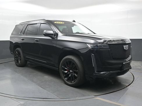Used 2022 Cadillac Escalade Sport w/ Touring Package AWD/4WD image 4