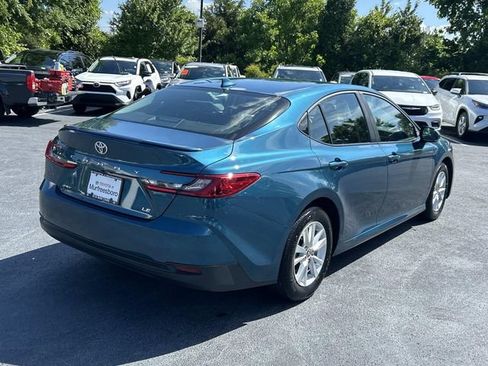 Used 2025 Toyota Camry LE w/ Convenience Package FWD image 4