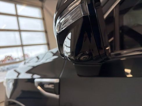 Used 2022 GMC Yukon Denali AWD/4WD image 13