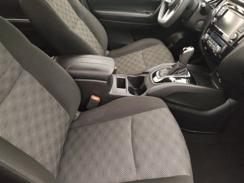 Used 2020 Nissan Rogue Sport SV FWD image 21